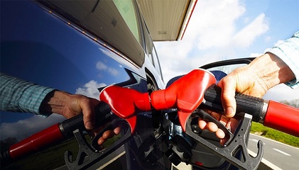 成品油年内最后一调上涨收尾 汽油价格全年累涨435元/吨